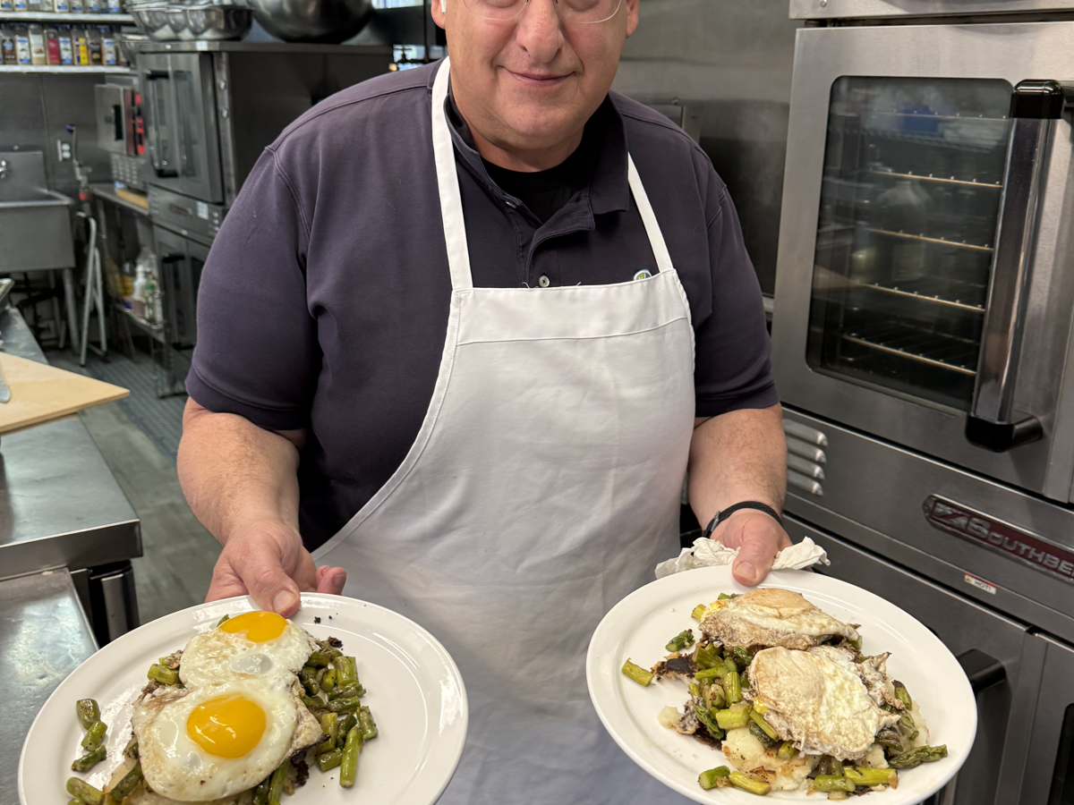 Eggs and asparagus Over potato pancake